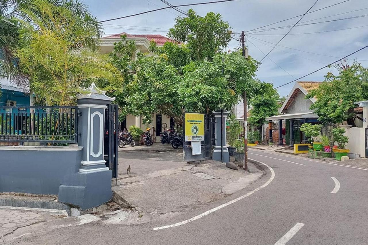 Icha Homestay Near Terminal Purabaya Madiun Zewnętrze zdjęcie