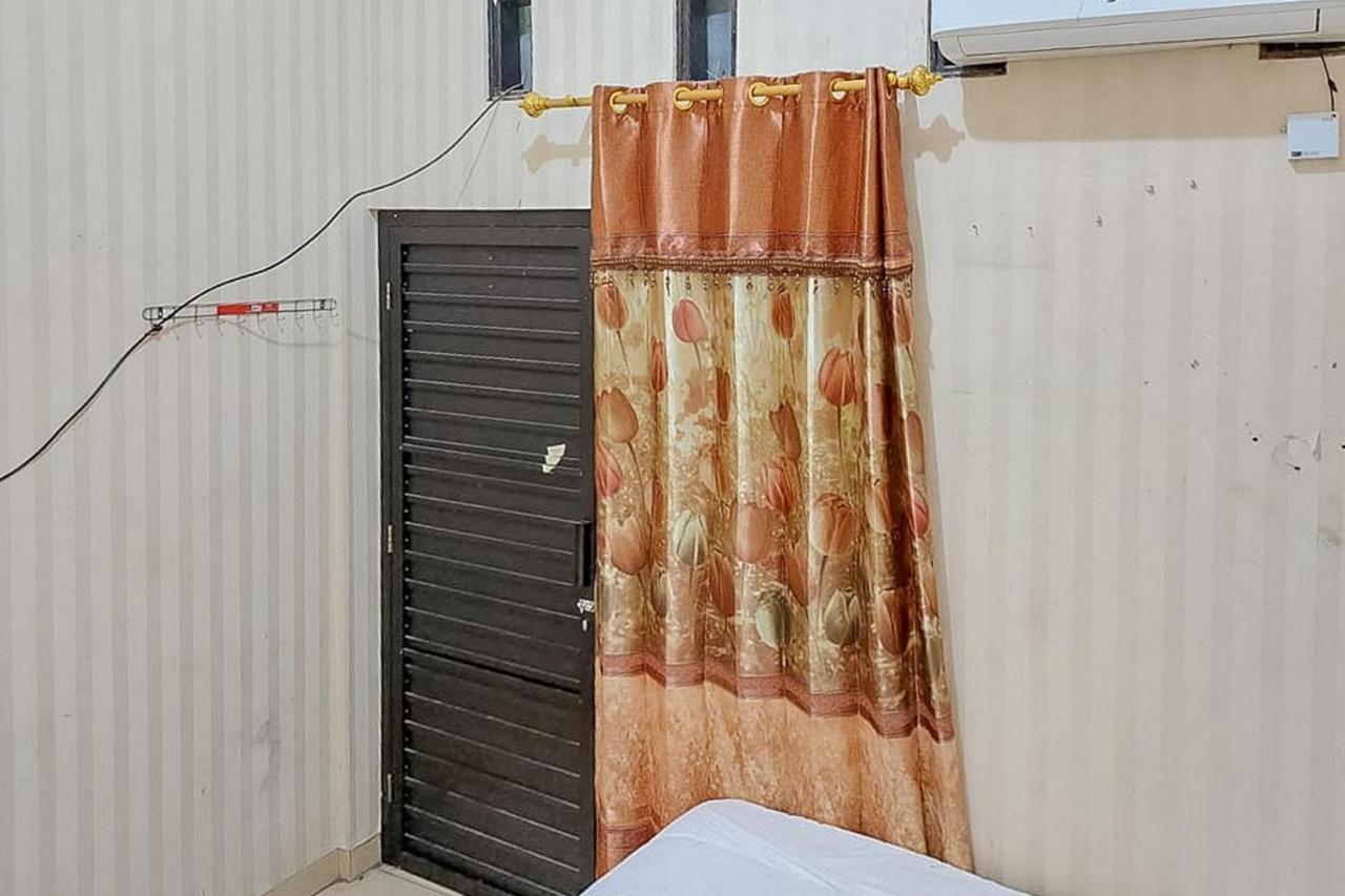 Icha Homestay Near Terminal Purabaya Madiun Zewnętrze zdjęcie