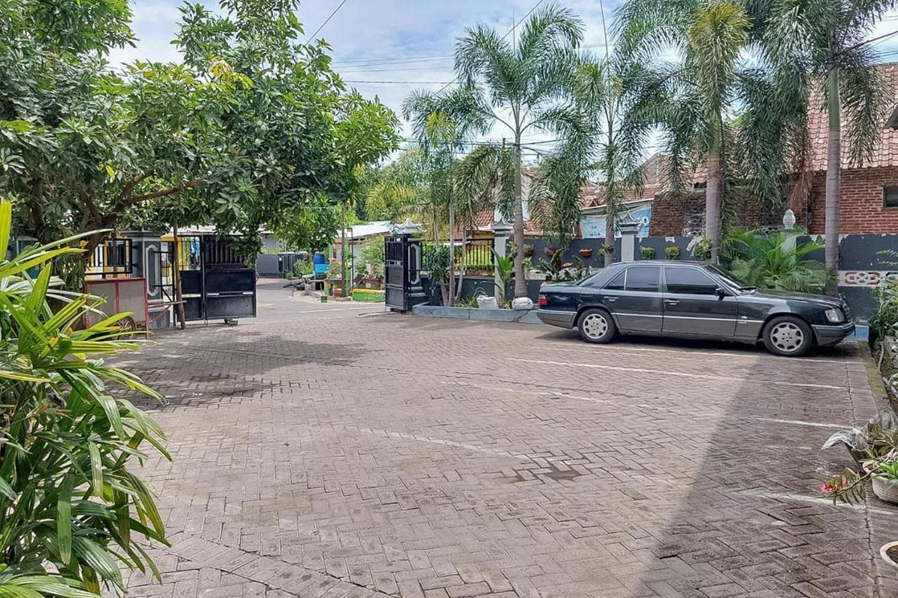 Icha Homestay Near Terminal Purabaya Madiun Zewnętrze zdjęcie